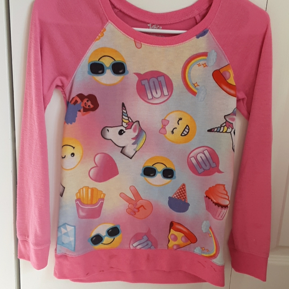 Pink shirt with emojis